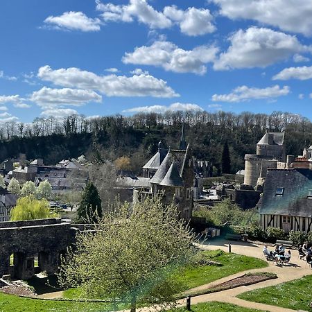 Le Relais Medieval Fougères Exteriör bild